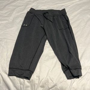 Under Armour size large capri joggers